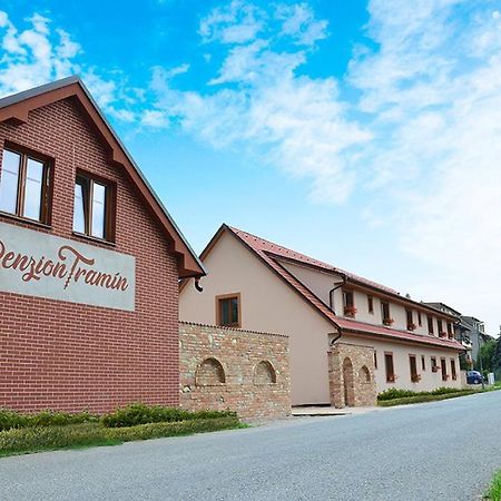 Penzion Tramin ヴァルチツェ エクステリア 写真